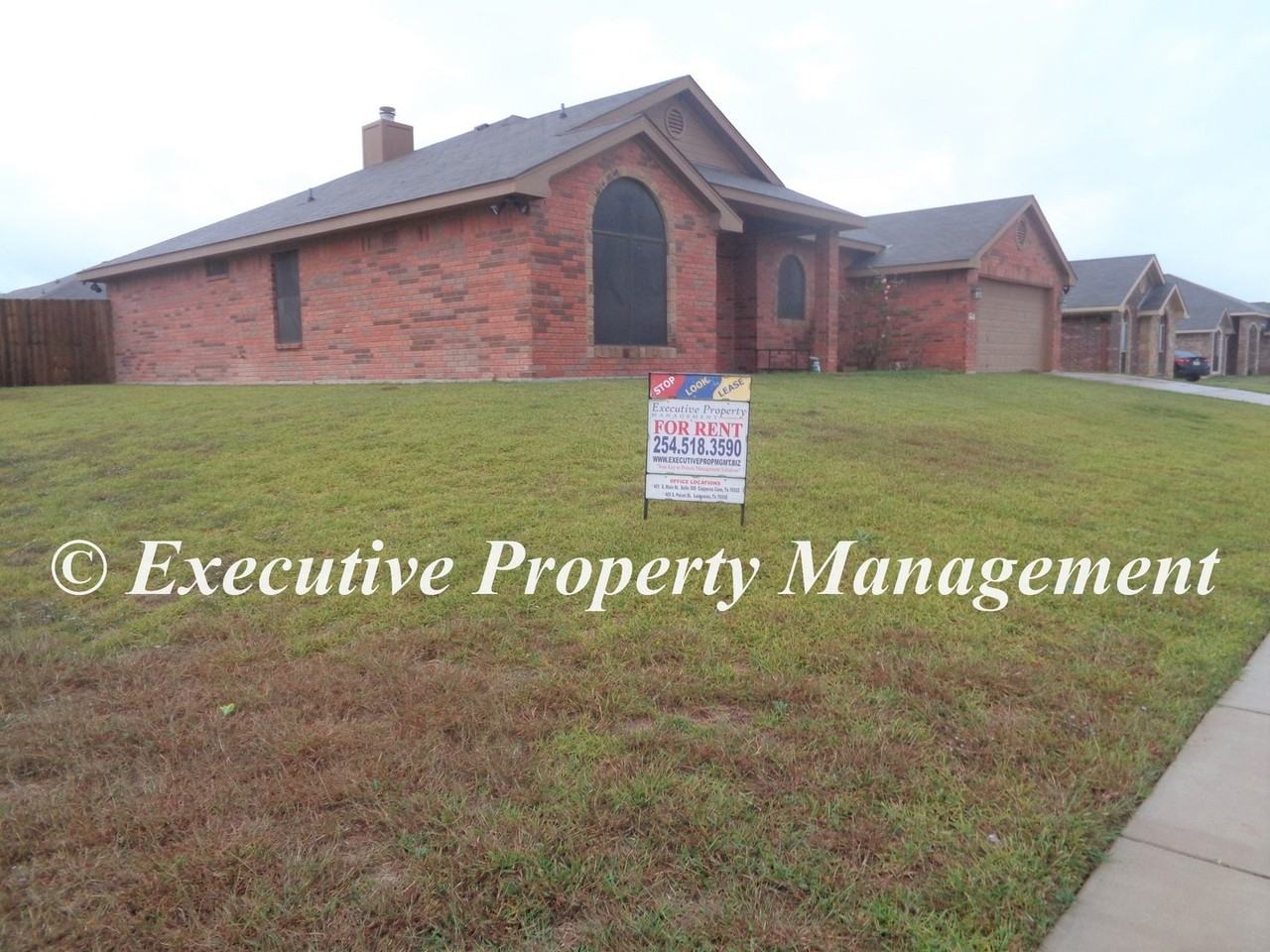 2401 Terry Drive - Photo 2 of 16