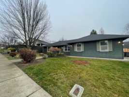 featured image of 2920 Farmington Avenue