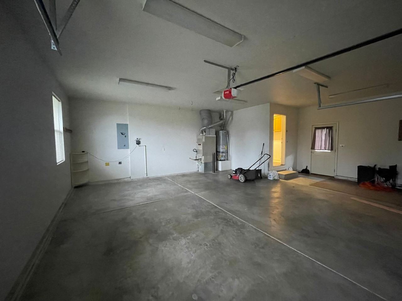 2920 Farmington Avenue - Photo 6 of 29