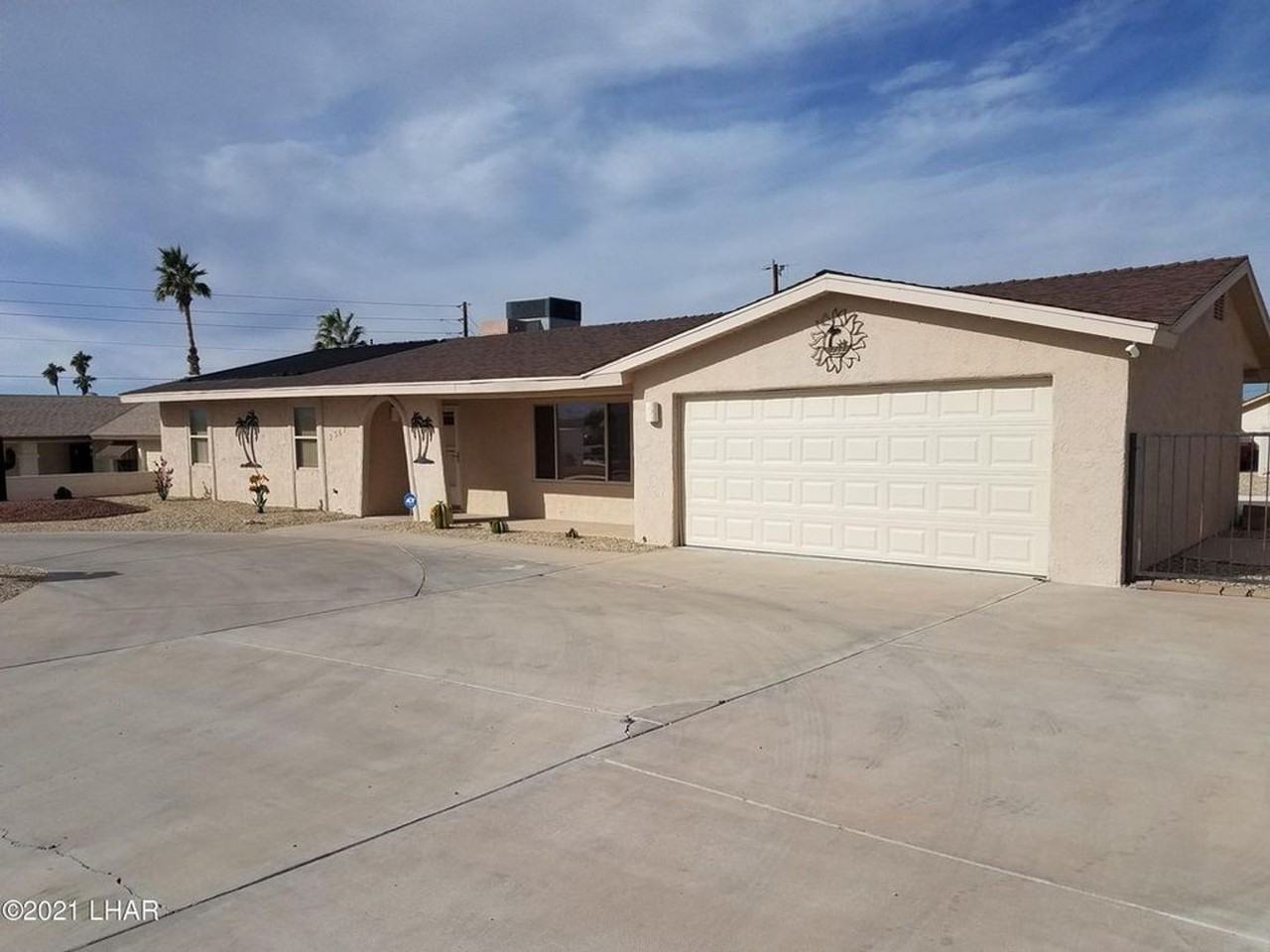 2567 Daytona Avenue - Photo 4 of 30