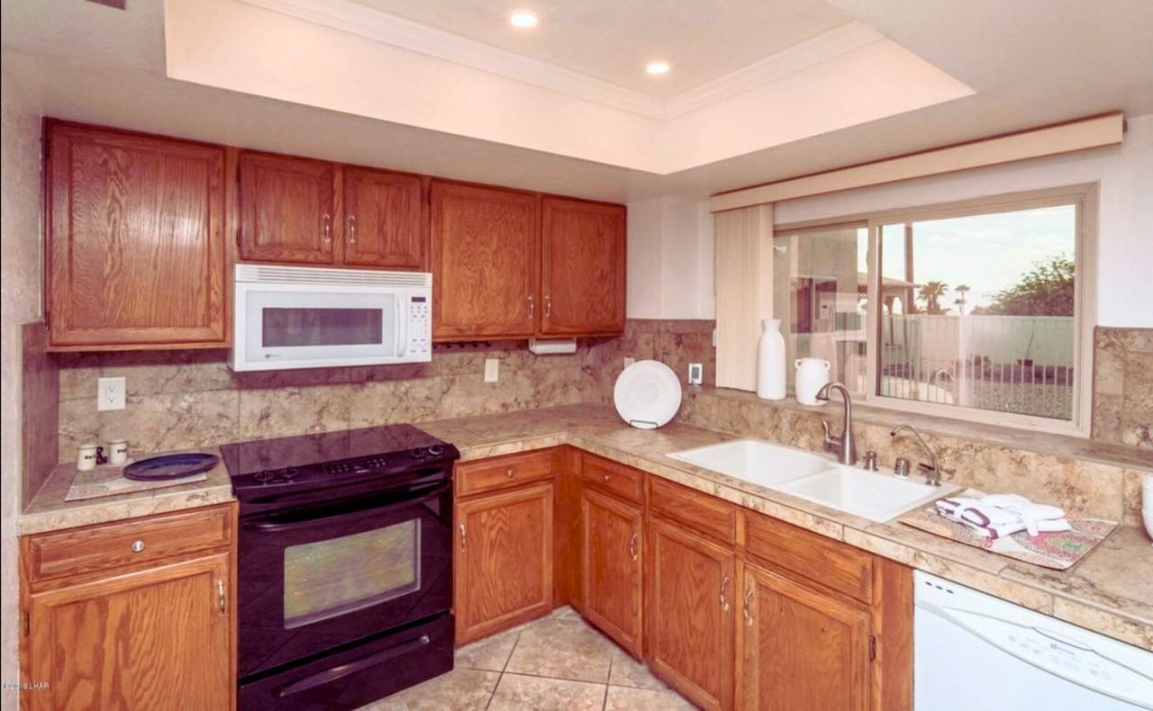 2567 Daytona Avenue - Photo 7 of 30