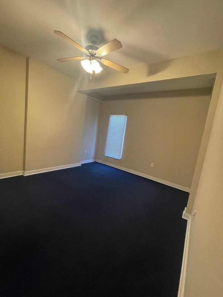 277 South Gay Street - Photo 5 of 9