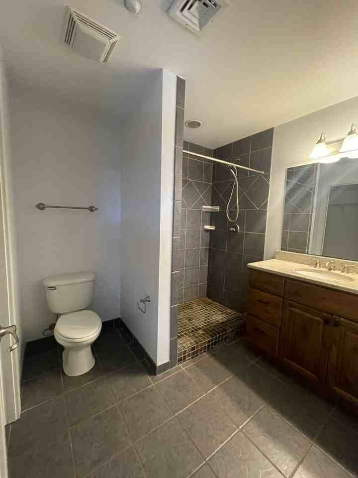 277 South Gay Street - Photo 6 of 9