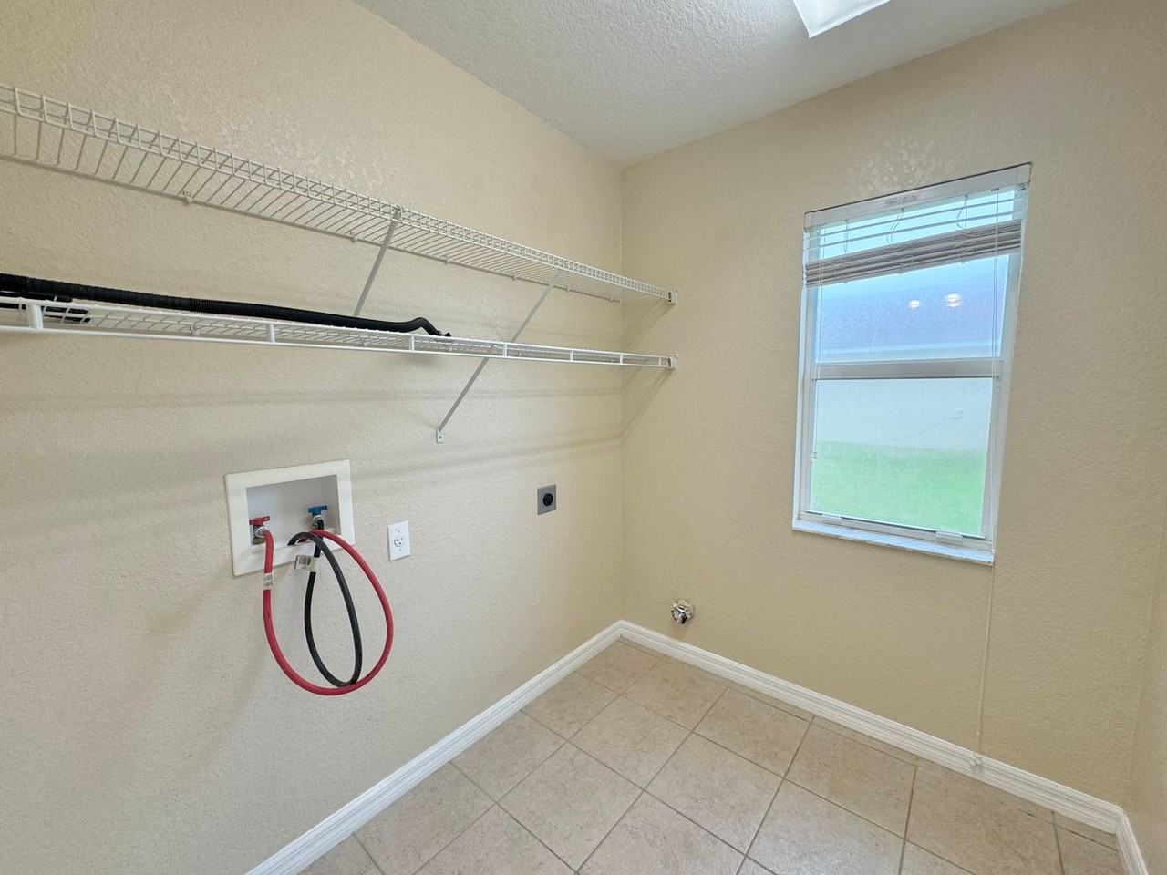 140 Mandolin Drive - Photo 7 of 36