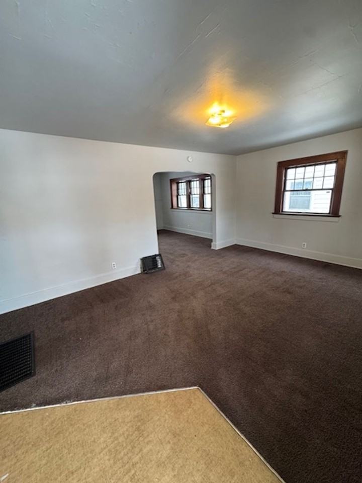 922 Hamilton Avenue - Photo 2 of 8