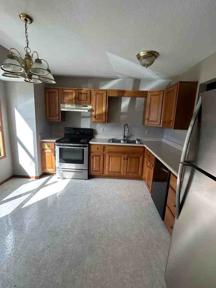 1528 Flagstone Drive - Photo 3 of 7