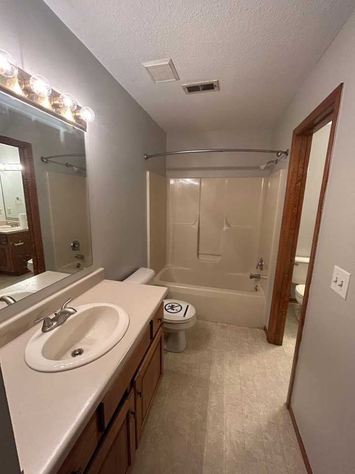 1528 Flagstone Drive - Photo 6 of 7