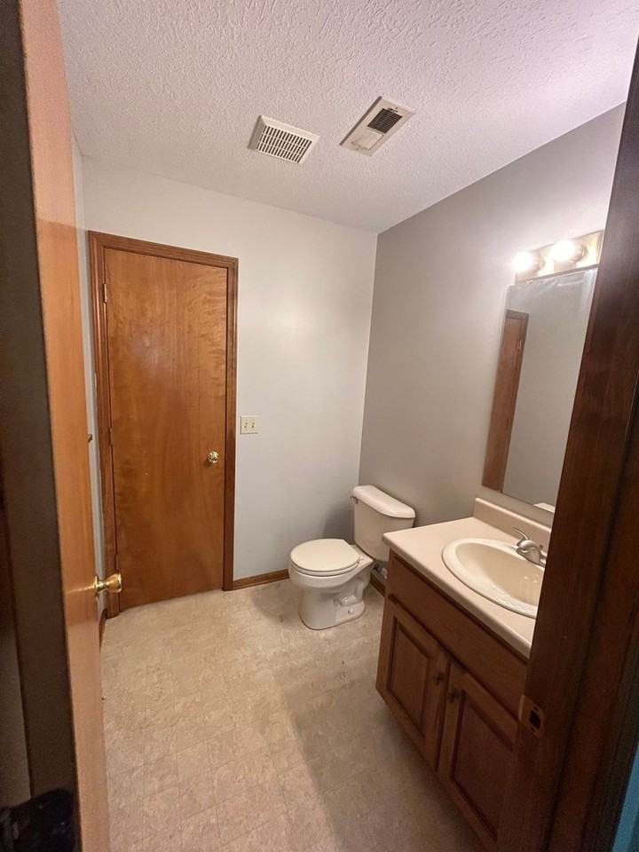 1528 Flagstone Drive - Photo 7 of 7