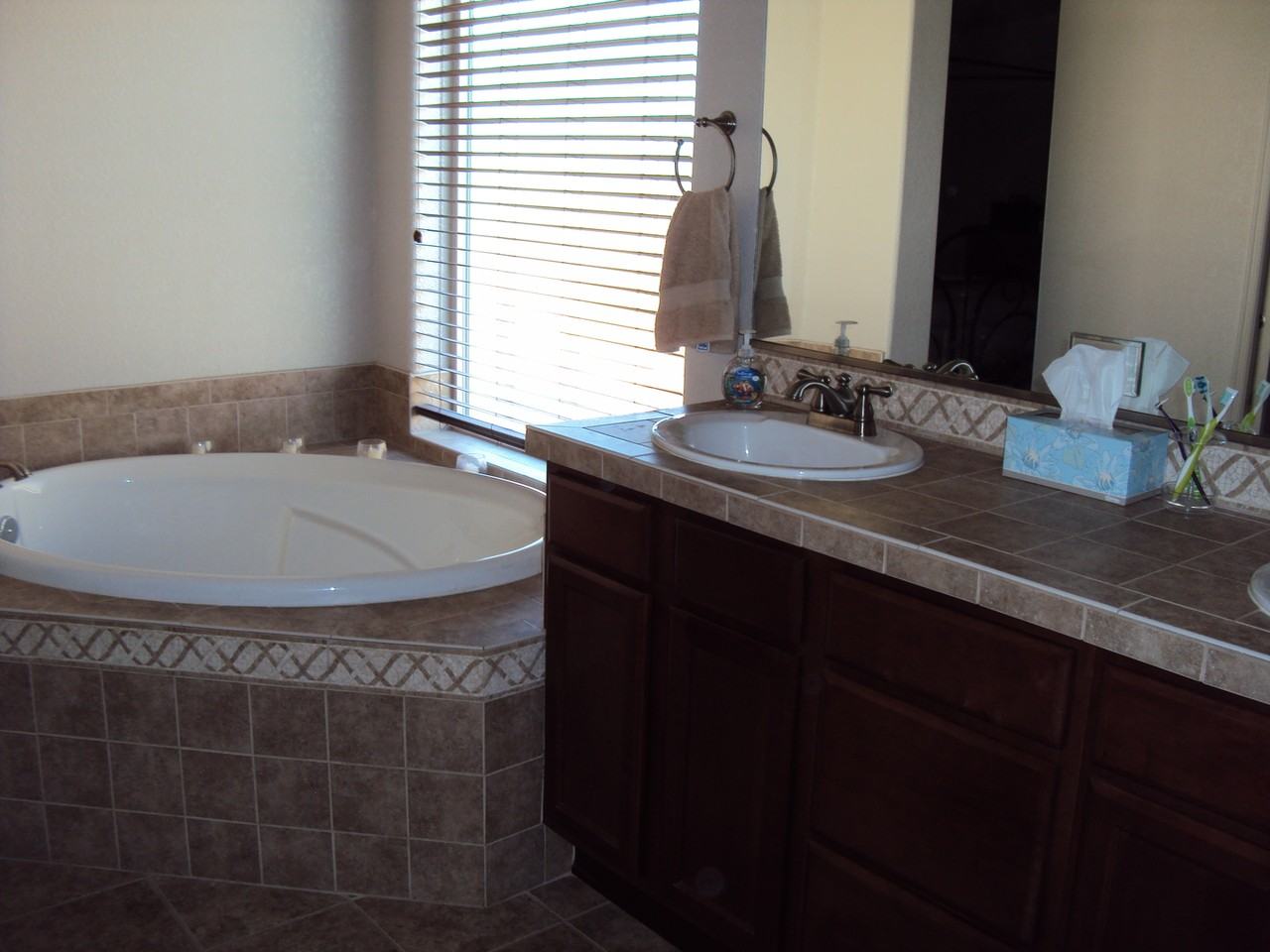 11607 East 25th Place - Photo 4 of 7