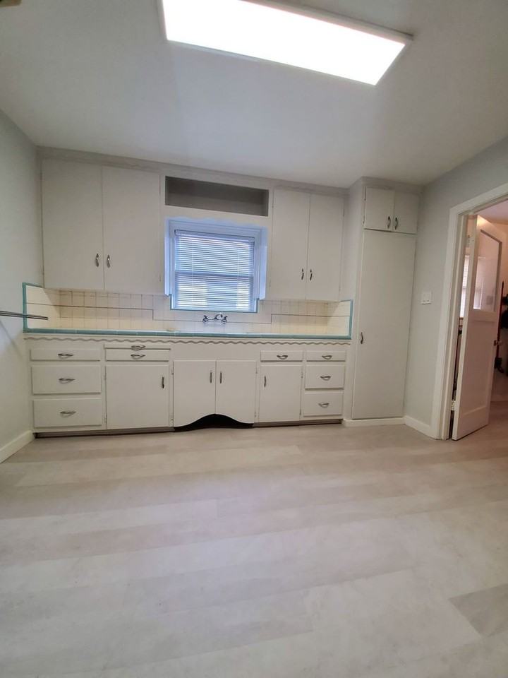 1241 Perkins Way - Photo 7 of 18