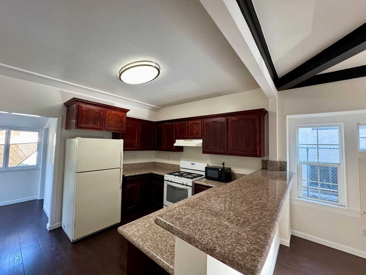 2507 West Avenue 34 - Photo 4 of 14