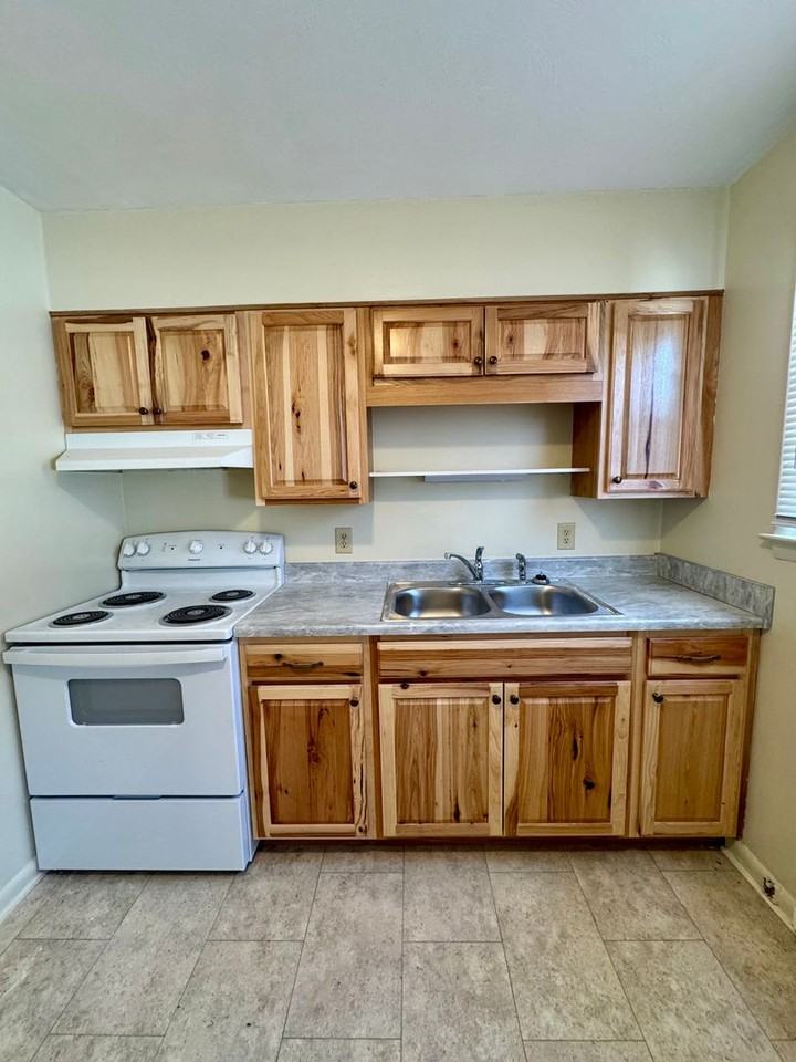 120 New York Avenue - Photo 2 of 9