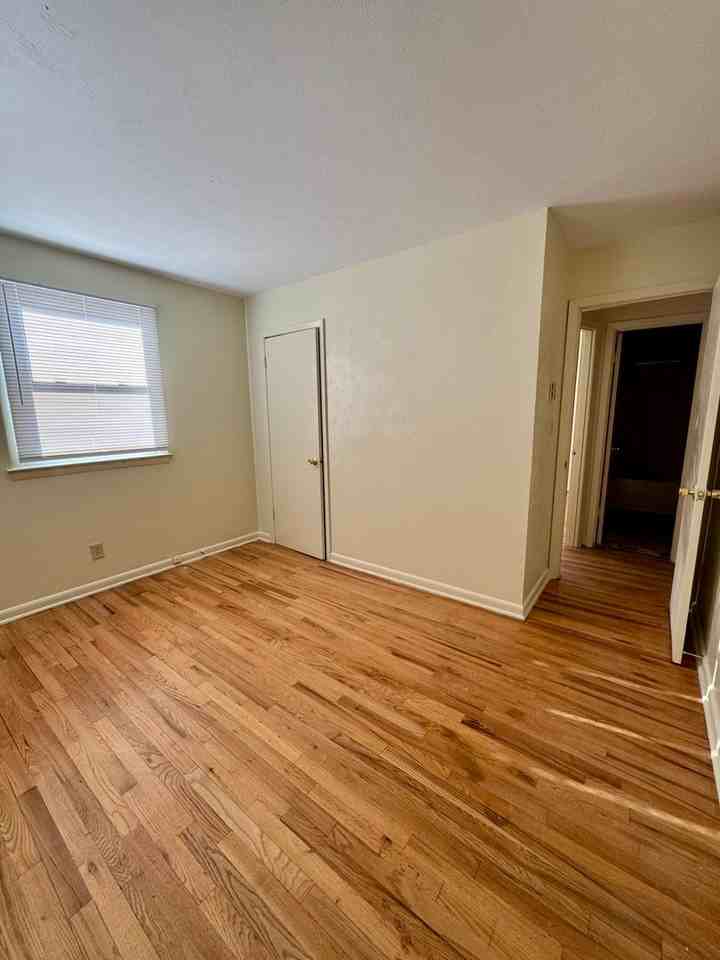 120 New York Avenue - Photo 7 of 9