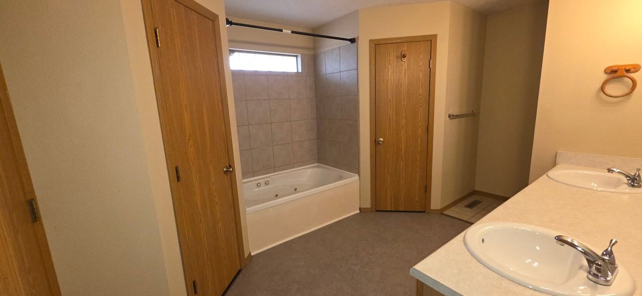 4451 West 2nd Street - Photo 7 of 12