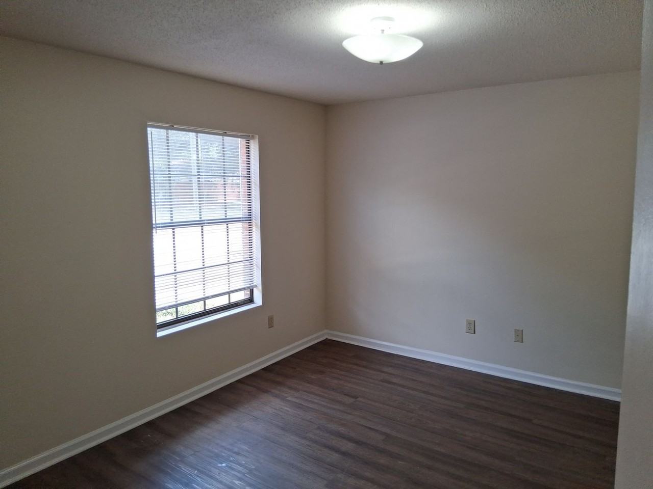 2110 Lennox Street #17 - Photo 3 of 5