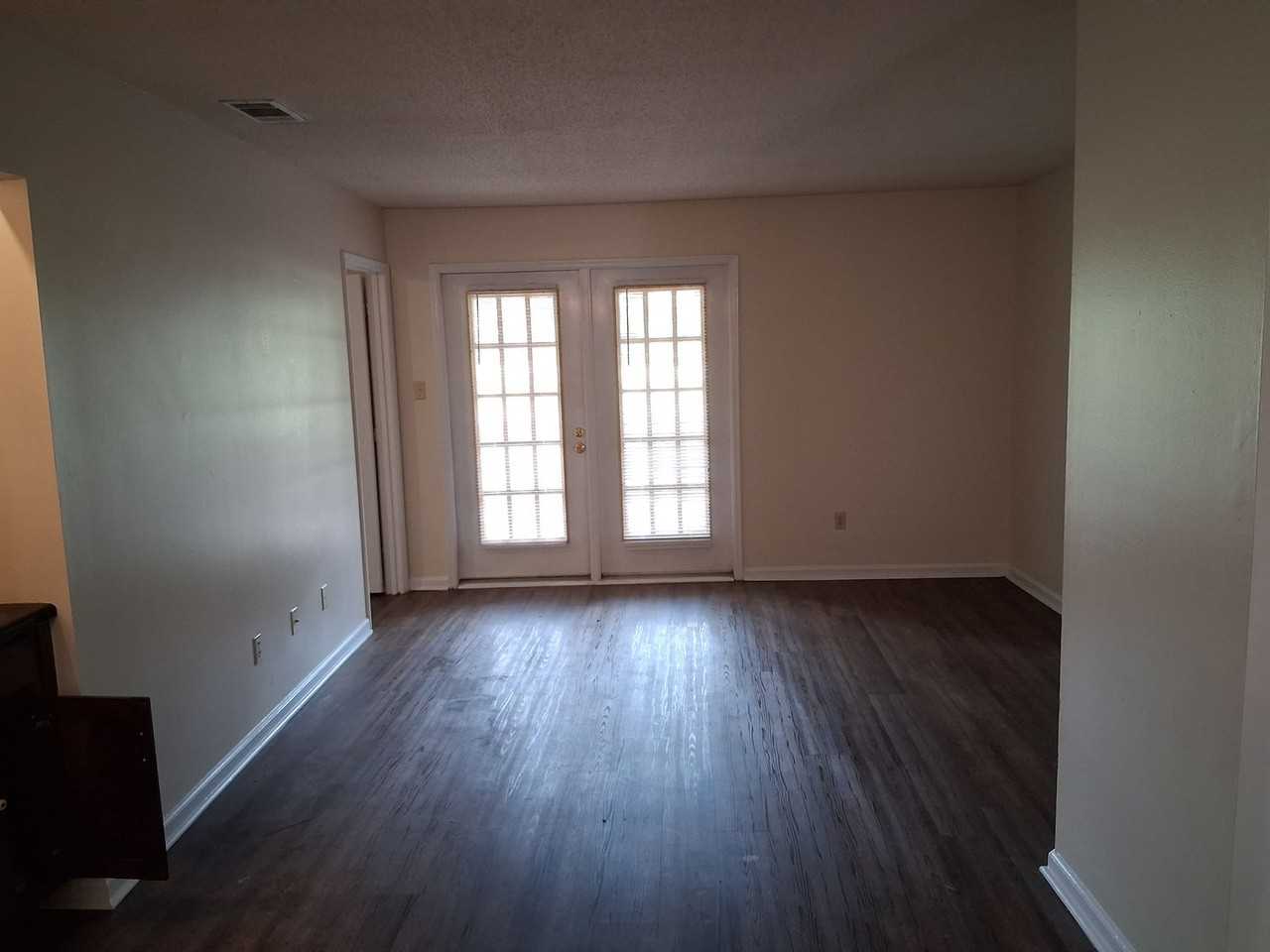 2110 Lennox Street #17 - Photo 4 of 5