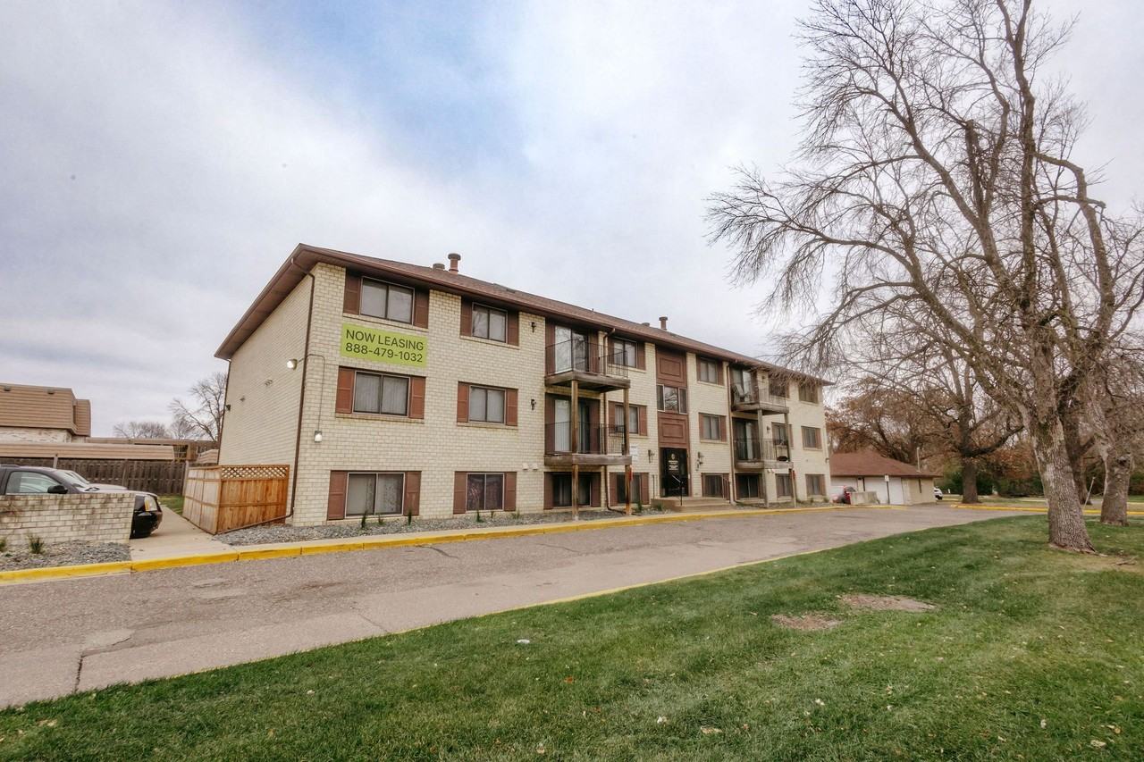 Basswood - Photo 2 of 40