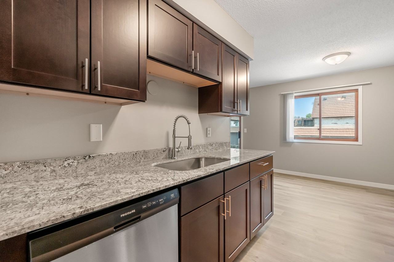 Basswood - Photo 3 of 40