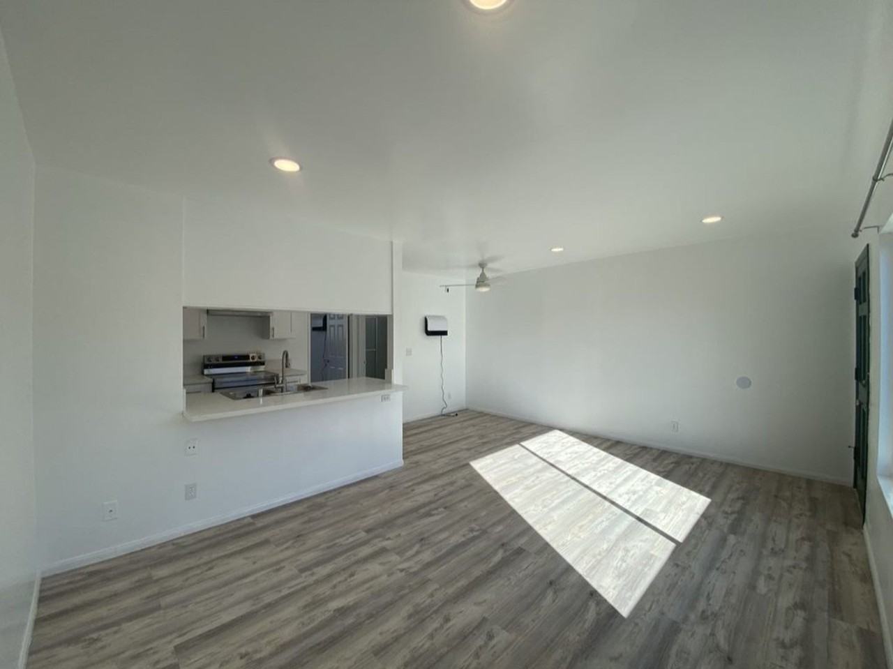 4085 48th St #6 - Photo 4 of 10