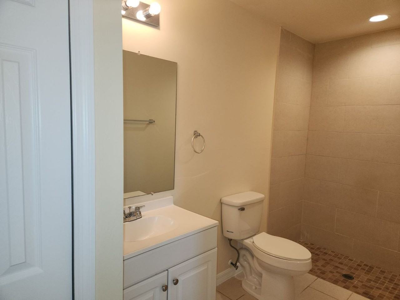 919 Andalusia Boulevard - Photo 7 of 14