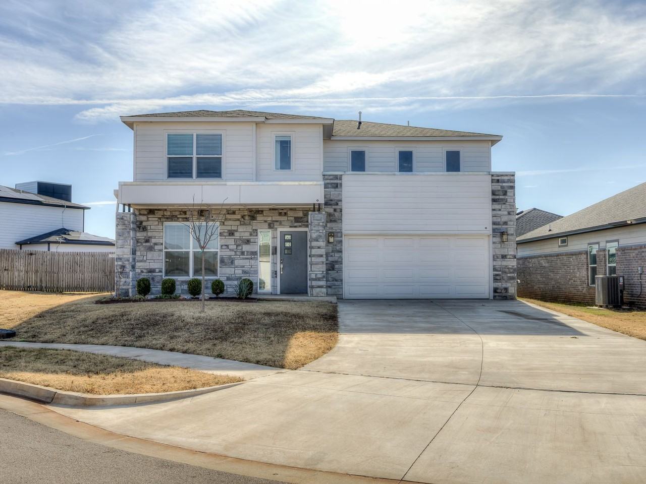 508 NW 176th Ter - Photo 2 of 33