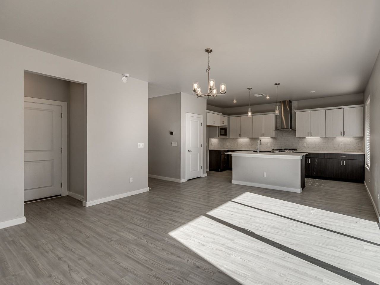 508 NW 176th Ter - Photo 6 of 33