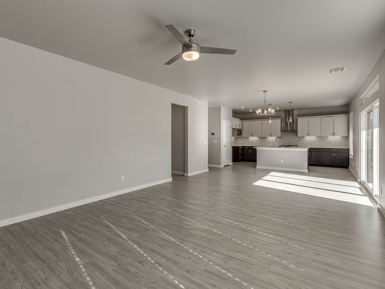 508 NW 176th Ter - Photo 7 of 33