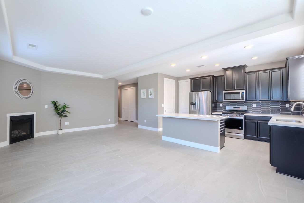 7715 Enclave Key Court - Photo 3 of 17