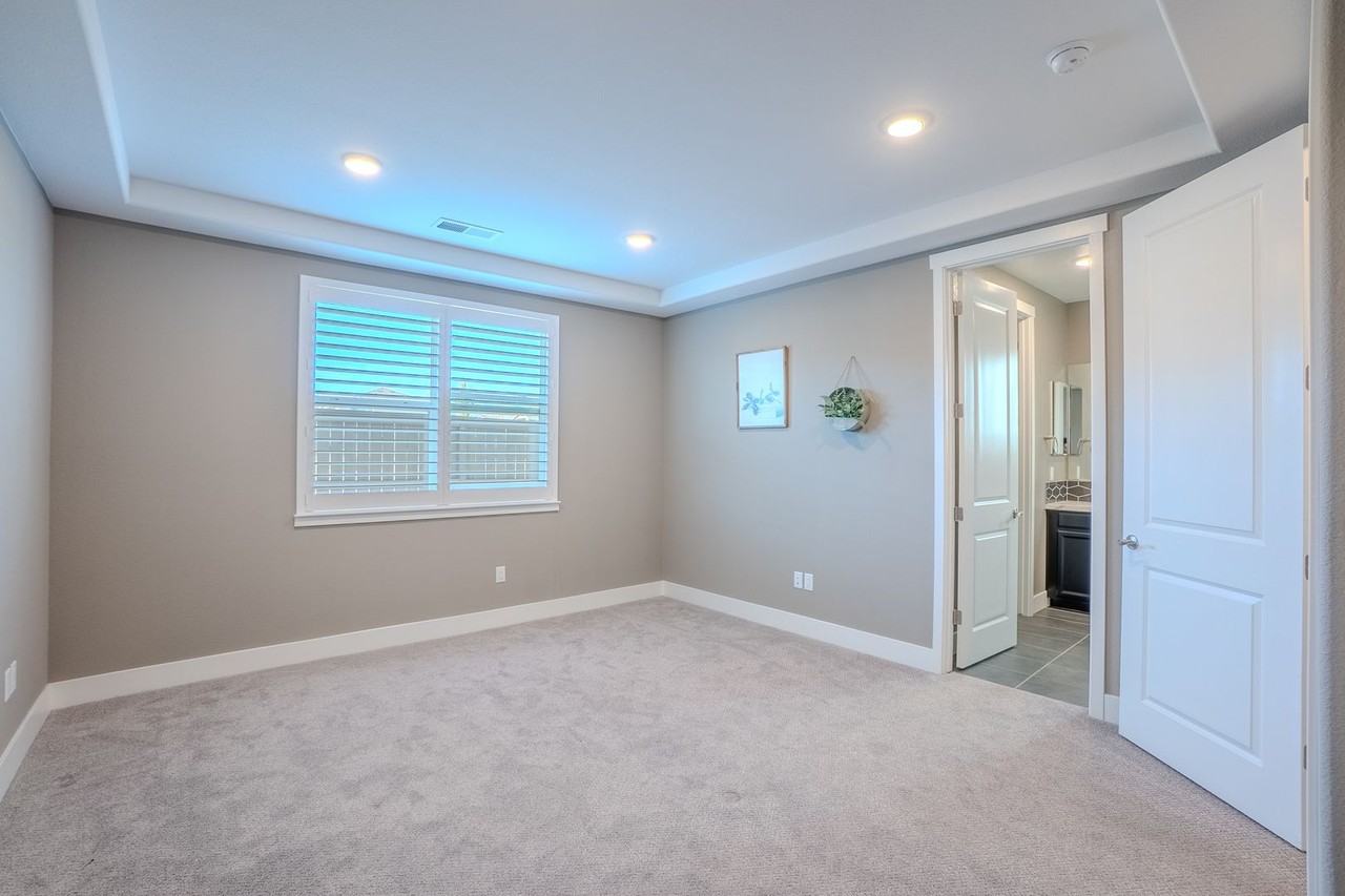 7715 Enclave Key Court - Photo 6 of 17