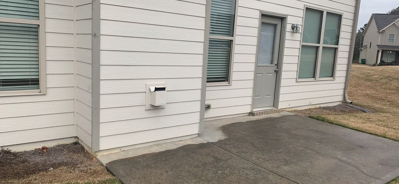 2491 Overlook Avenue - Photo 2 of 14