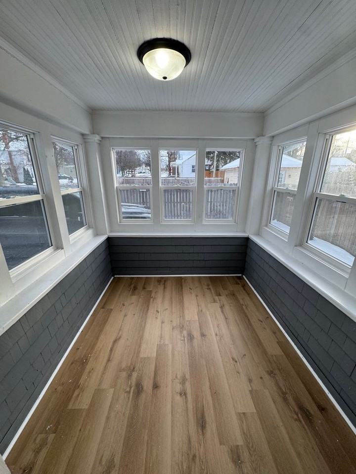 649 West Creighton Avenue - Photo 2 of 11