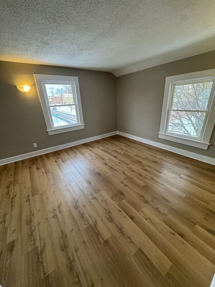 649 West Creighton Avenue - Photo 7 of 11