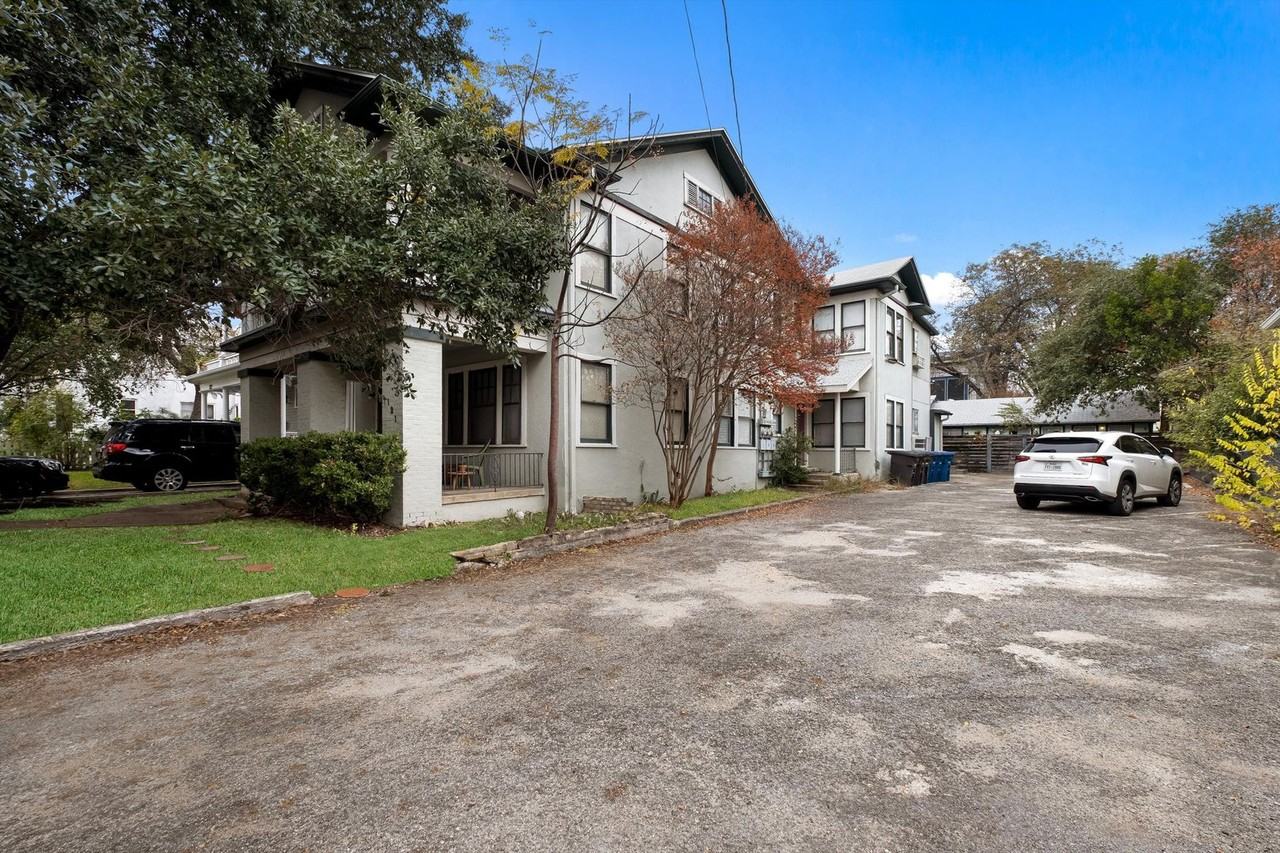 121 West Woodlawn Avenue #2 - Photo 4 of 28