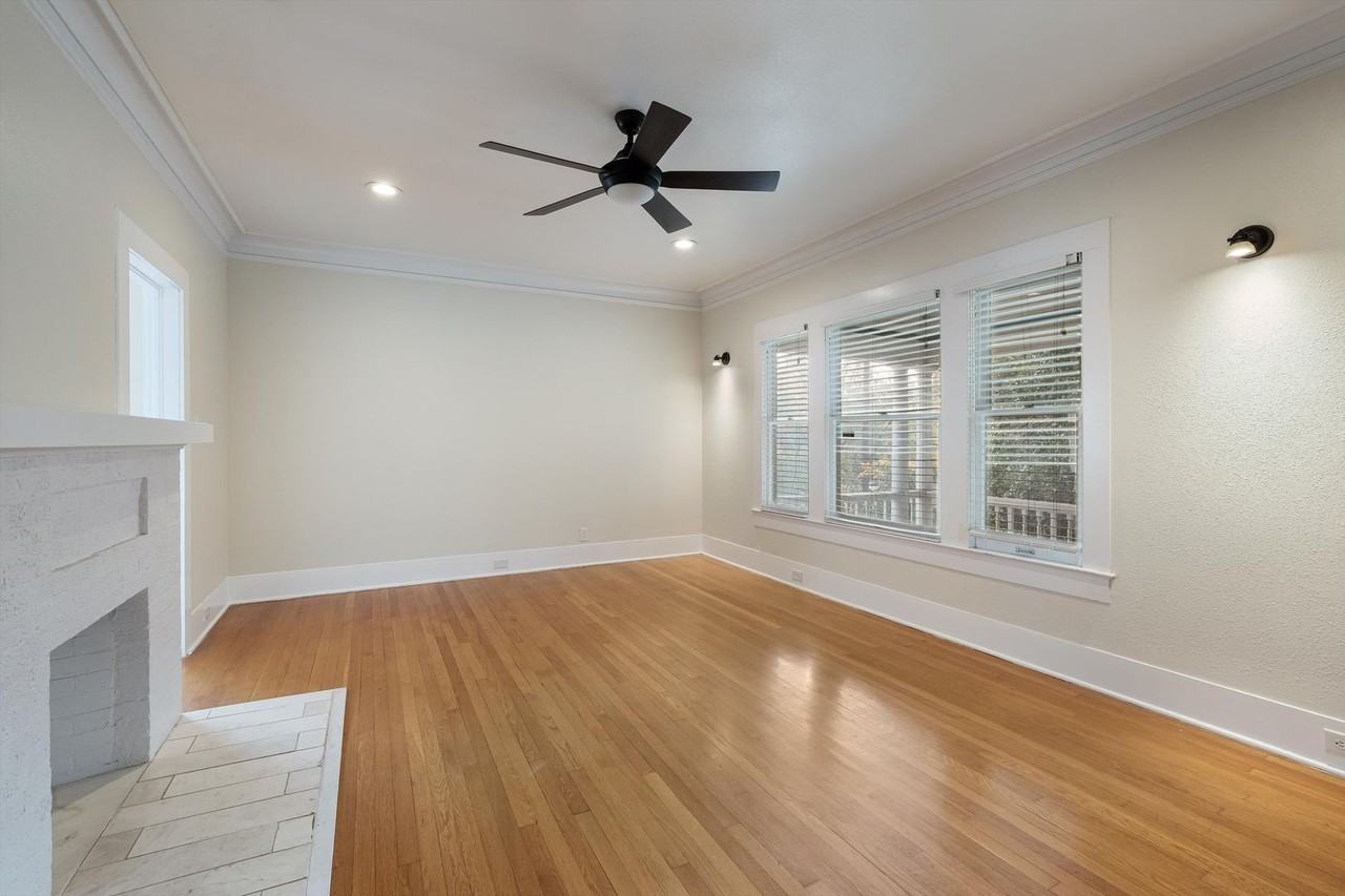 121 West Woodlawn Avenue #2 - Photo 7 of 28