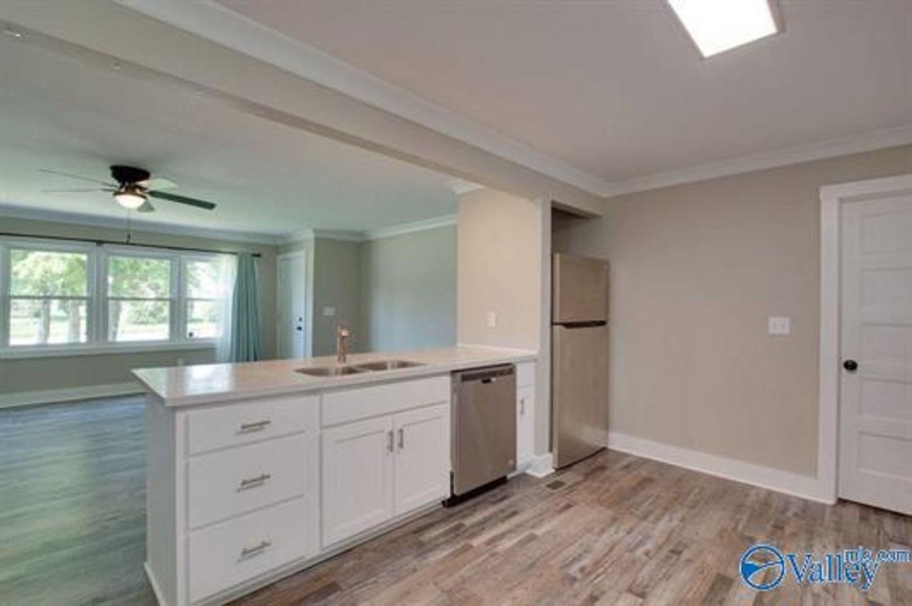 213 Drake Avenue Southwest - Photo 7 of 16