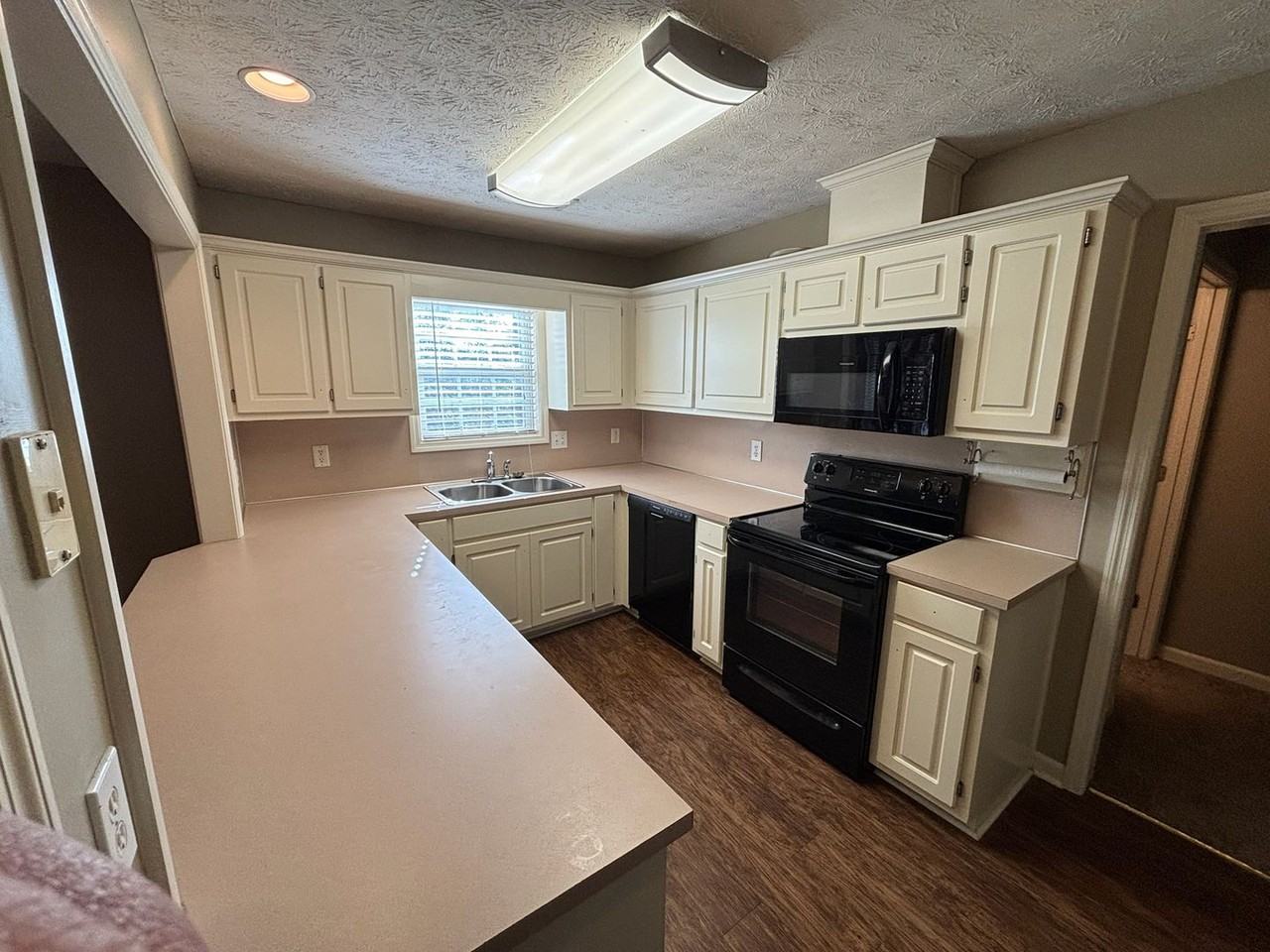 1338 Virginia Street - Photo 3 of 12