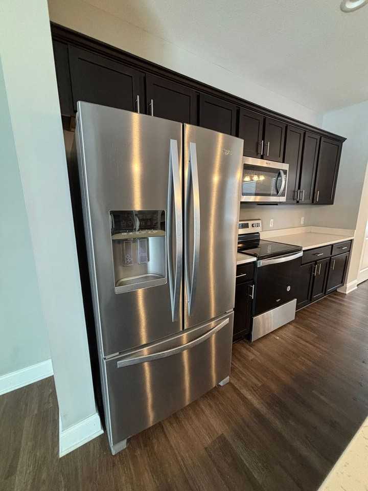 80 Hawthorne Drive - Photo 4 of 20