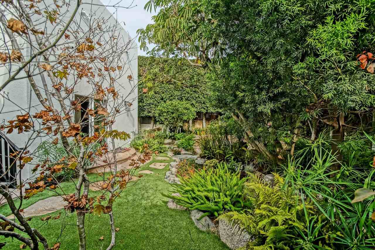 204 North Poinsettia Avenue - Photo 2 of 42