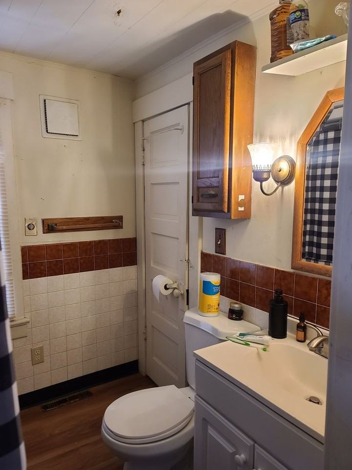 810 North Coler Avenue - Photo 4 of 9