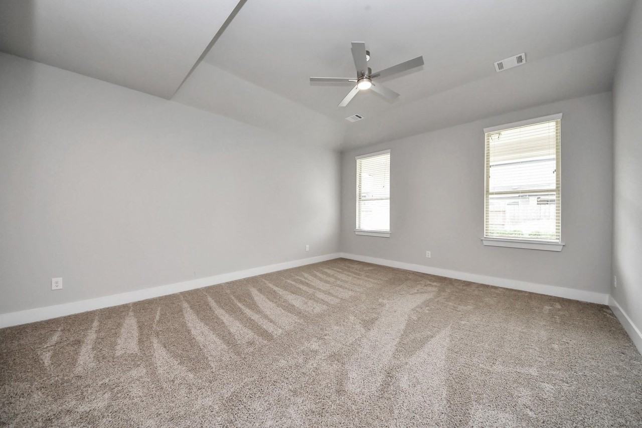 1500 Sunrise Gables Drive - Photo 3 of 46