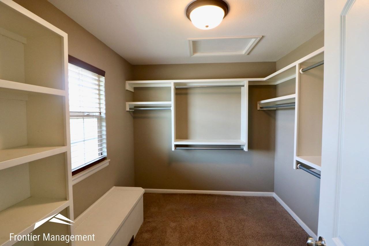 4725 Plumthicket Drive - Photo 6 of 9