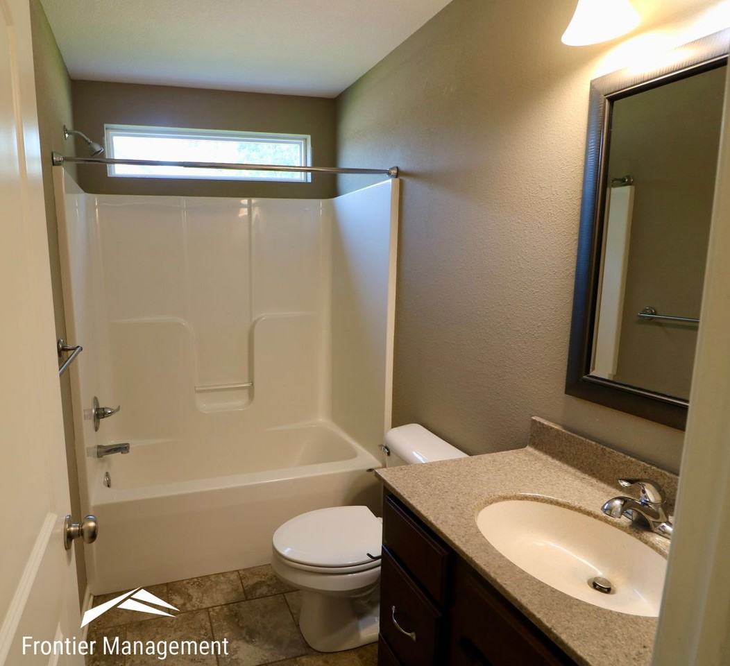 4725 Plumthicket Drive - Photo 7 of 9