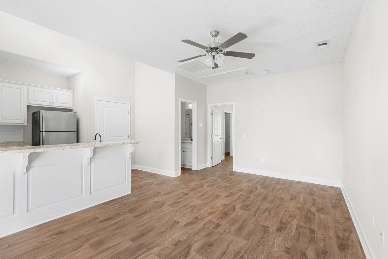 27 West Grady Street - Photo 5 of 12