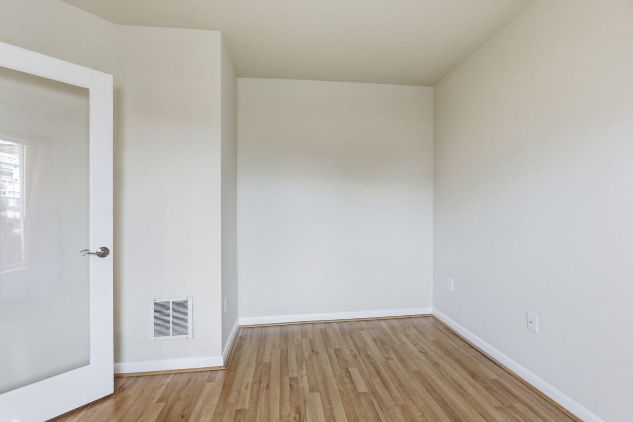 4507 Madison Street - Photo 5 of 38