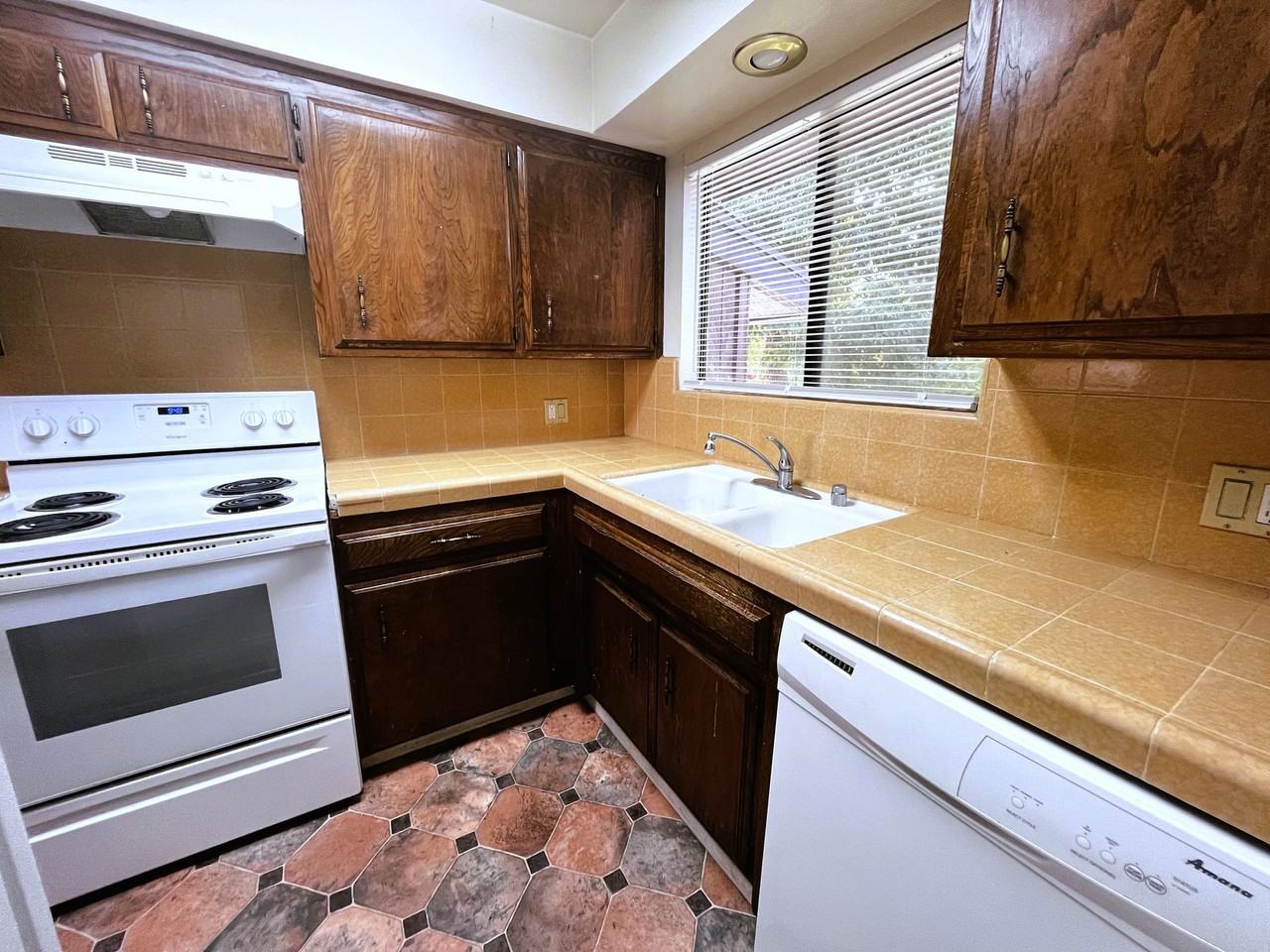 2531 Olive Street - Photo 5 of 10