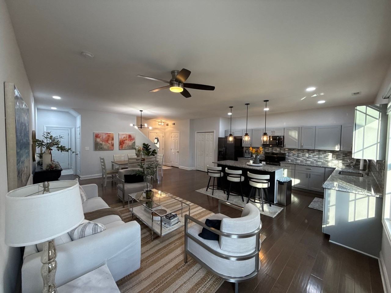 5120 Lakeview Road - Photo 3 of 26