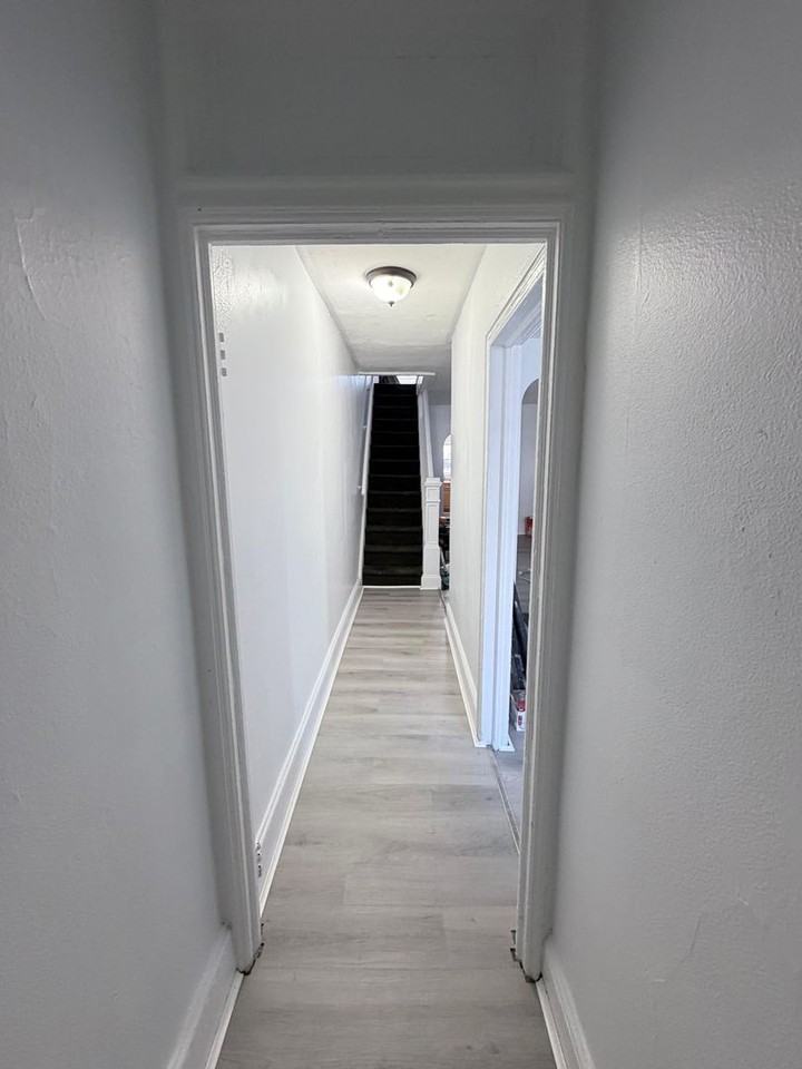 415 Hudson Street - Photo 2 of 10