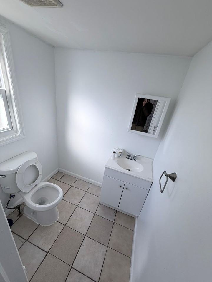 415 Hudson Street - Photo 3 of 10