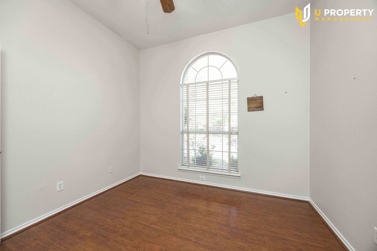 2444 Elm Leaf Lane - Photo 4 of 40