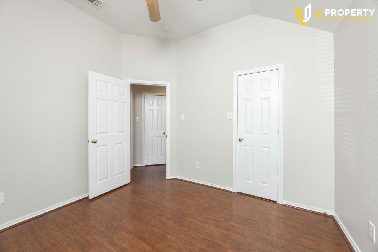 2444 Elm Leaf Lane - Photo 7 of 40